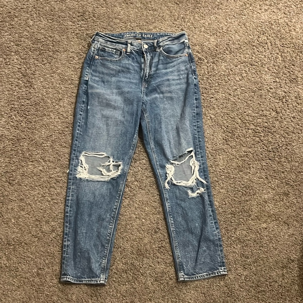 American eagle mom jeans!